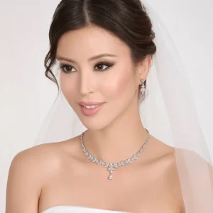 ATHENA BRIDAL | Classic Necklace Set -klassinen kristallikorusetti
