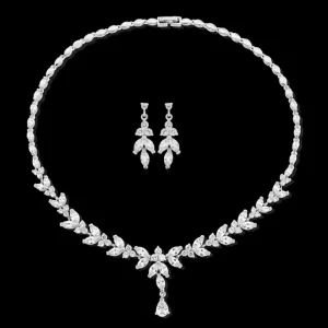 ATHENA BRIDAL | Classic Necklace Set -klassinen kristallikorusetti