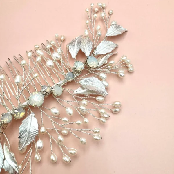 ATHENA BRIDAL | Felicia -helmikoristeinen muotoiltava hiuskoru (hopea)