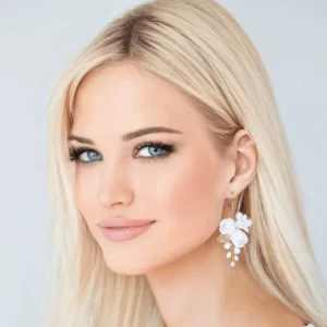 ATHENA BRIDAL | Hortense -valkoiset kukkakoristeiset helmikorvakorut