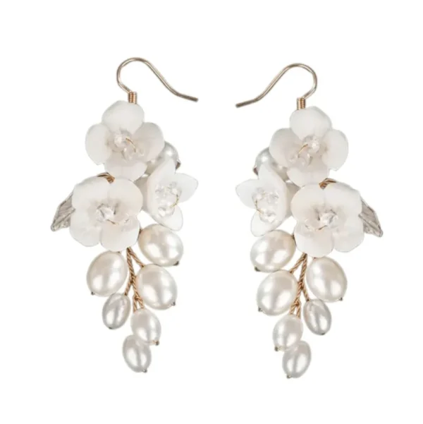 ATHENA BRIDAL | Hortense -valkoiset kukkakoristeiset helmikorvakorut