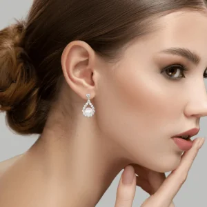 ATHENA BRIDAL | Inés -siro hopeanvärinen helmikorusetti