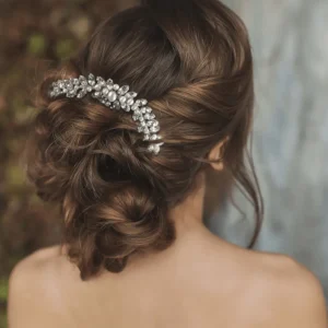 ATHENA BRIDAL | Sabine -helmikoristeinen muotoiltava hiuskoru (hopea)