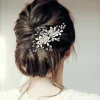 ATHENA BRIDAL | Sara -kukkakoristeinen hiuskoru klipsillä (hopea)