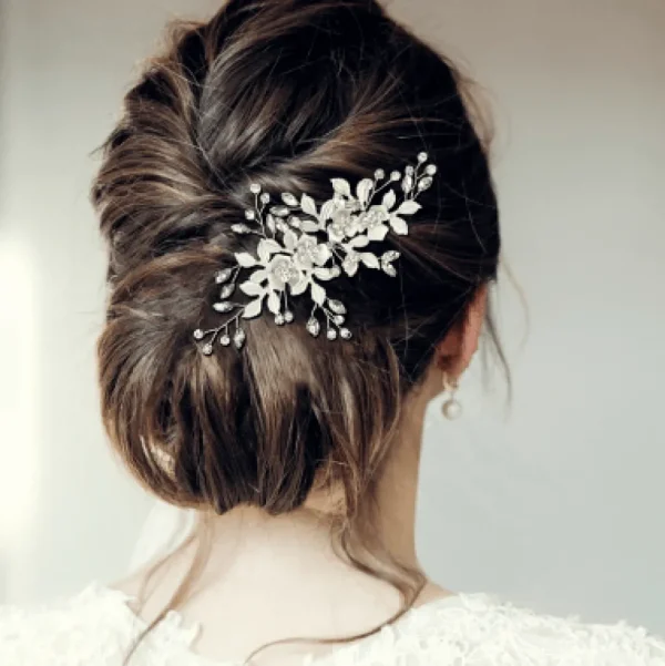 ATHENA BRIDAL | Sara -kukkakoristeinen hiuskoru klipsillä (hopea)