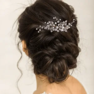 ATHENA BRIDAL | Suzanne -helmikoristeinen muotoiltava hiuskoru (hopea)