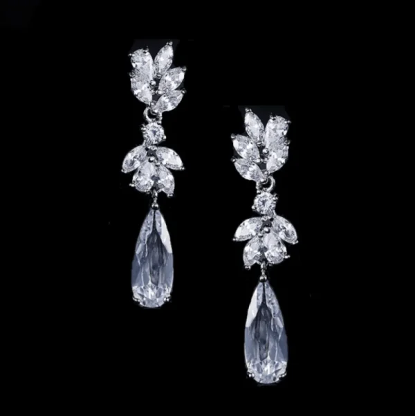 ATHENA BRIDAL, Chic Chandellier -hopeiset juhlakorvakorut