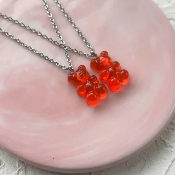 Best Friends-koru, Red Gummy Bear -punainen nallekarkki