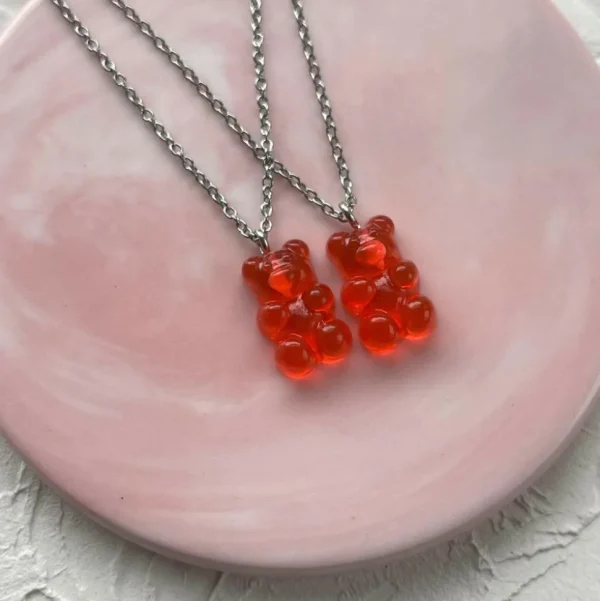Best Friends-koru, Red Gummy Bear -punainen nallekarkki