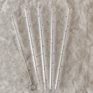 Black Dots Straw Set -neljän lasipillin pakkaus