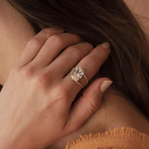 BOHM PARIS | Bague Rosie -opaalinhohtoinen kristallisormus (persikka)