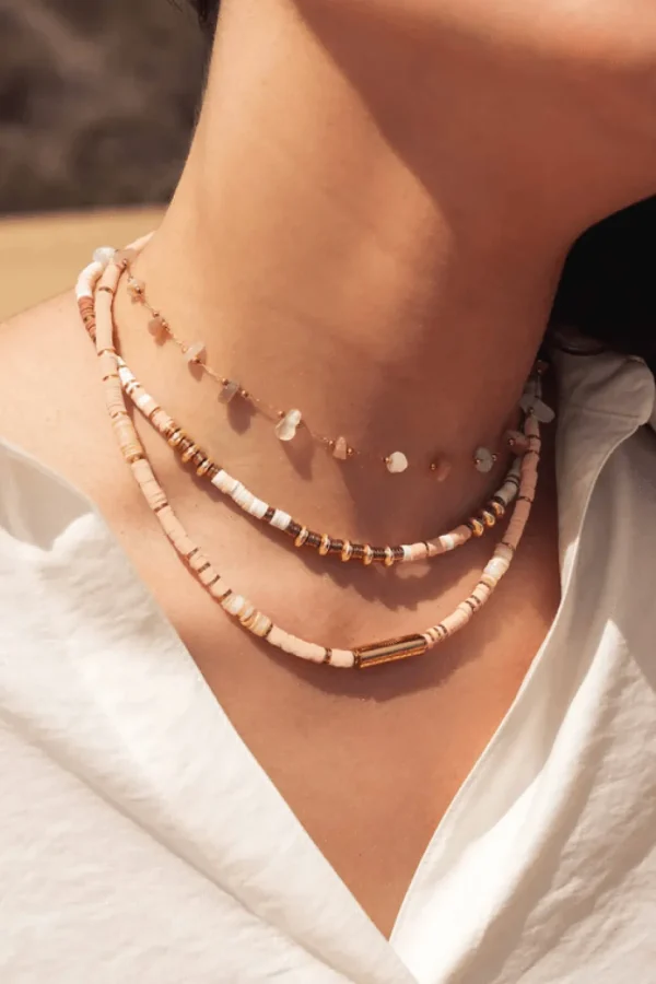 BOHM PARIS | Collier Killian Love -pinkki kesäkoru simpukkahelmin