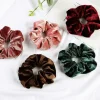 Donitsi/Scrunchie | SUGAR SUGAR, Medium Velvet Scrunchie -samettidonitsi