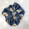 Donitsi/Scrunchie | SUGAR SUGAR, Daisy Scrunchie -sininen