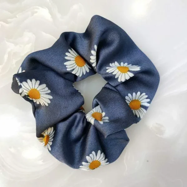 Donitsi/Scrunchie | SUGAR SUGAR, Daisy Scrunchie -sininen