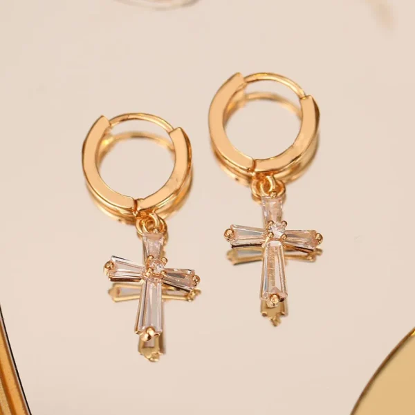FRENCH RIVIERA | Glitter Cross -kullanväriset ristikorvakorut