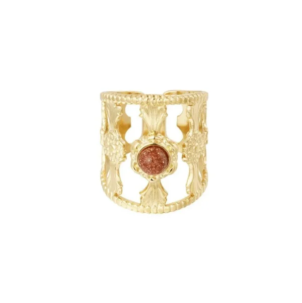 FRENCH RIVIERA | Mily Ring in Gold -kivellinen sormus kirurginterästä