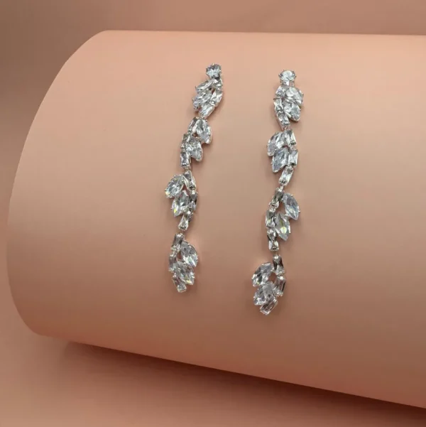 FRENCH RIVIERA | Selina Earrings -kirkkaat juhlakorvakorut (hopea)