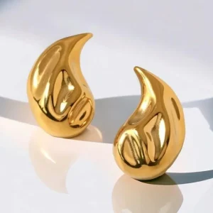 FRENCH RIVIERA | Ava Gold Earrings -kirurginteräsnapit (kaksi kokoa)