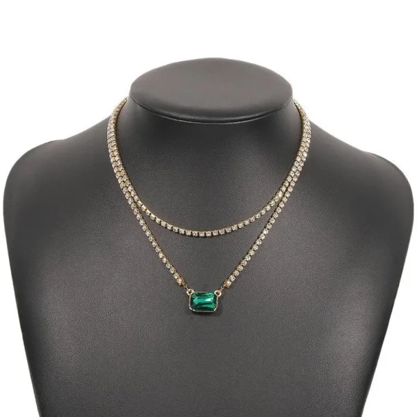 FRENCH RIVIERA | Emerald Necklace in Gold -strassikoru vihreällä kivellä