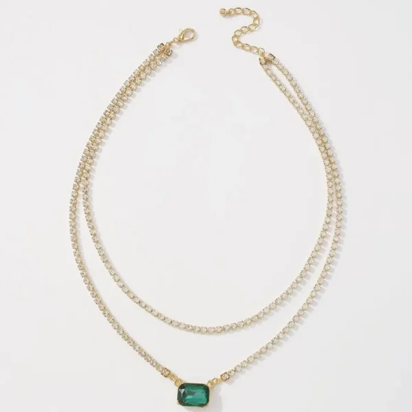FRENCH RIVIERA | Emerald Necklace in Gold -strassikoru vihreällä kivellä