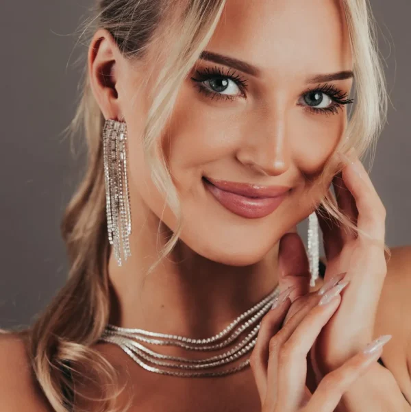 FRENCH RIVIERA | Gigi Earrings -kirkkaat strassikorvakorut (kaksi väriä)