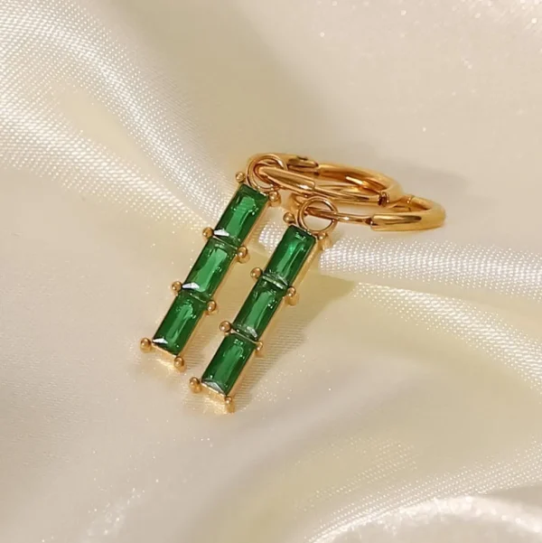 FRENCH RIVIERA | Lilith Earrings -vihreät 2 in 1 kirurginteräsrenkaat
