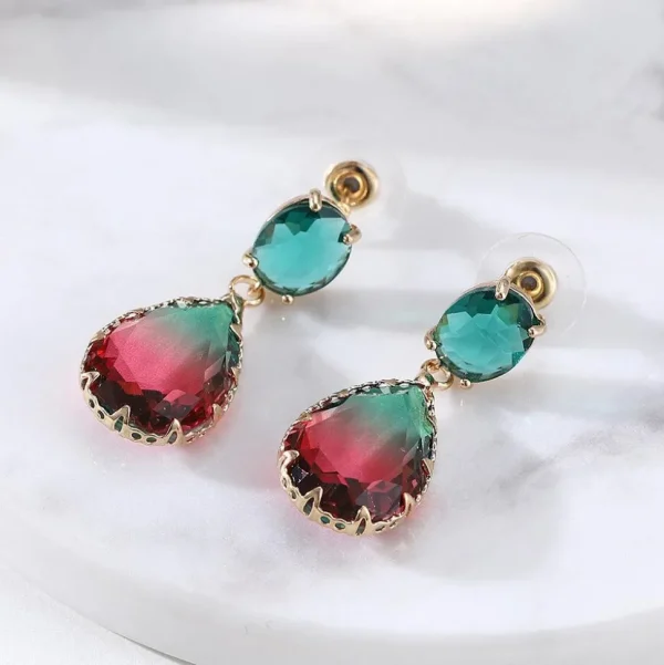 FRENCH RIVIERA | Marietta Earrings -puna-vihreät pisarakorvakorut
