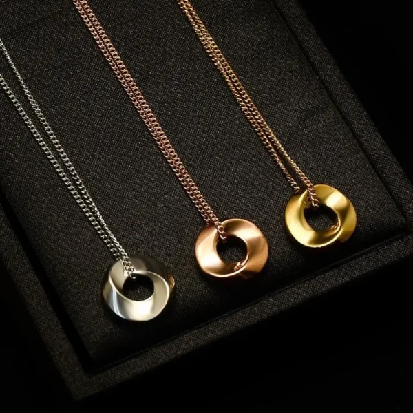 FRENCH RIVIERA | Moment Necklace -hopeanvärinen kirurginteräskaulakoru