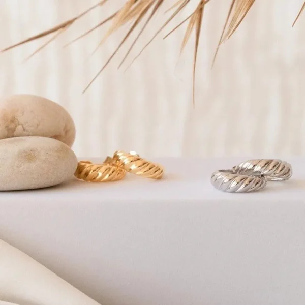 FRENCH RIVIERA | Natalie Hoops -kirurginteräksiset kierre renkaat