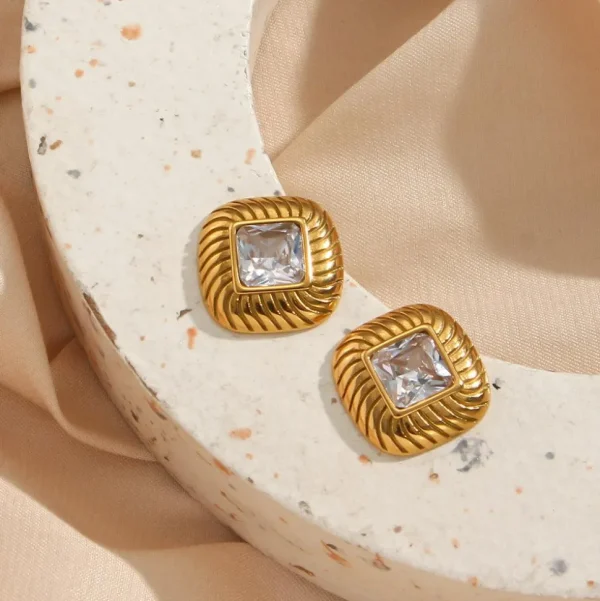 FRENCH RIVIERA | Norah Earrings -kirkkaat kirurginteräsnapit