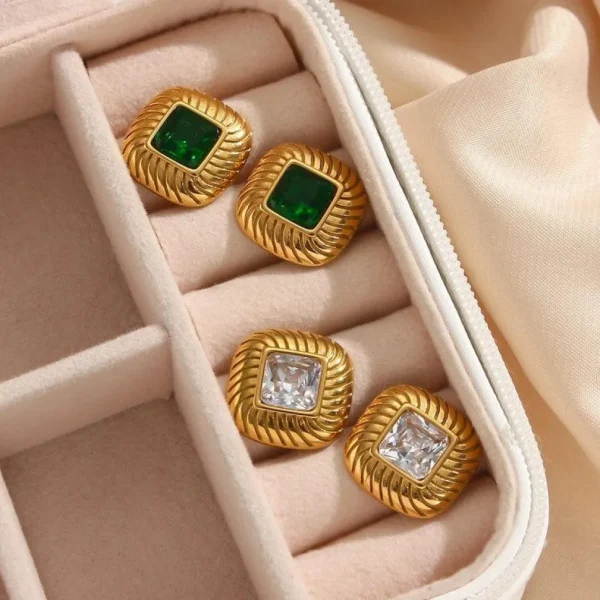FRENCH RIVIERA | Norah Earrings -vaaleanpunaiset kirurginteräsnapit