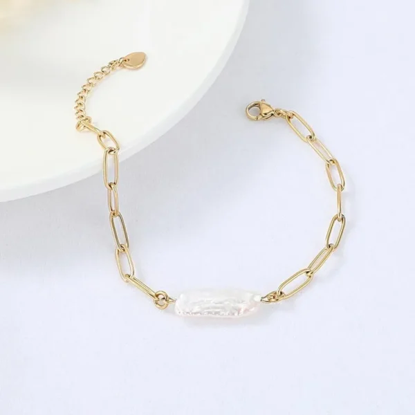 FRENCH RIVIERA | Sianna Bracelet -valkokivinen kirurginteräsrannekoru