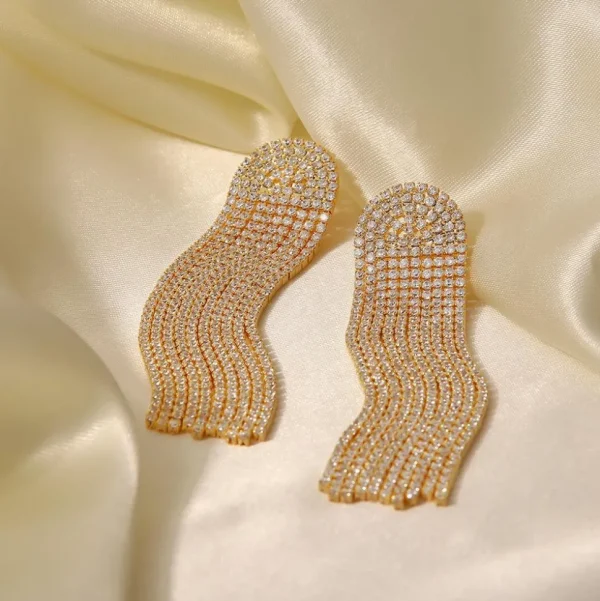 FRENCH RIVIERA | Skyla Earrings -kirkaskiviset strassikorvakorut