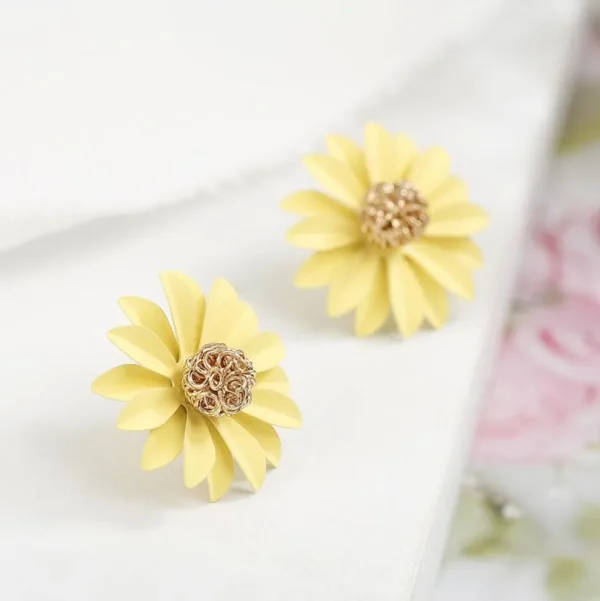 FRENCH RIVIERA | Summer Dahlia -keltaiset kukkakorvanapit