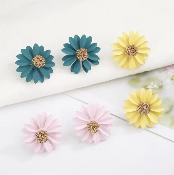 FRENCH RIVIERA | Summer Dahlia -vihreät kukkakorvanapit