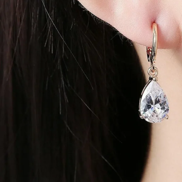 FRENCH RIVIERA | Vanessa Earrings -kirkkaat pisarakorvakorut