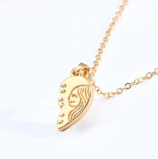 Gold Love Couple Necklace -rakkauskoru