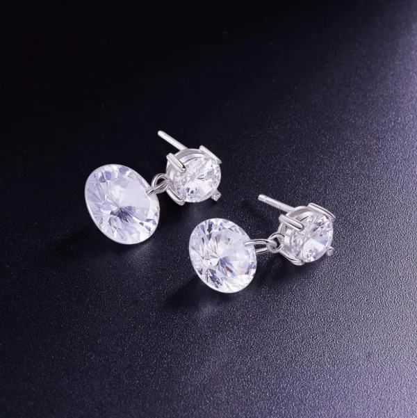 Hopeiset korvakorut, Classic Round Earrings with Cubic Zirconia