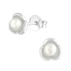 Hopeiset korvanapit, Pretty Flower Pearl Earstuds -pienet helminapit