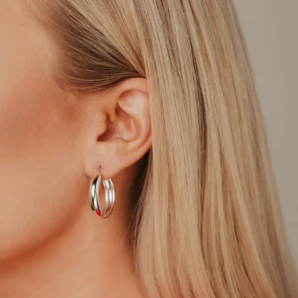 Hopeiset renkaat, Medium Size Basic Silver Hoops