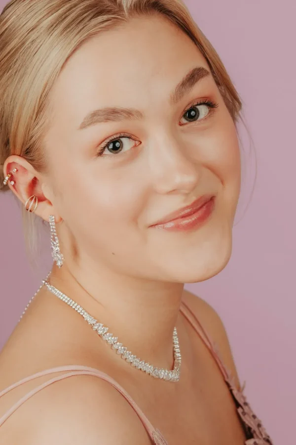 Juhlakaulakoru, ROMANCE | Grace -hopeanvärinen Cubic Zirconia kaulakoru