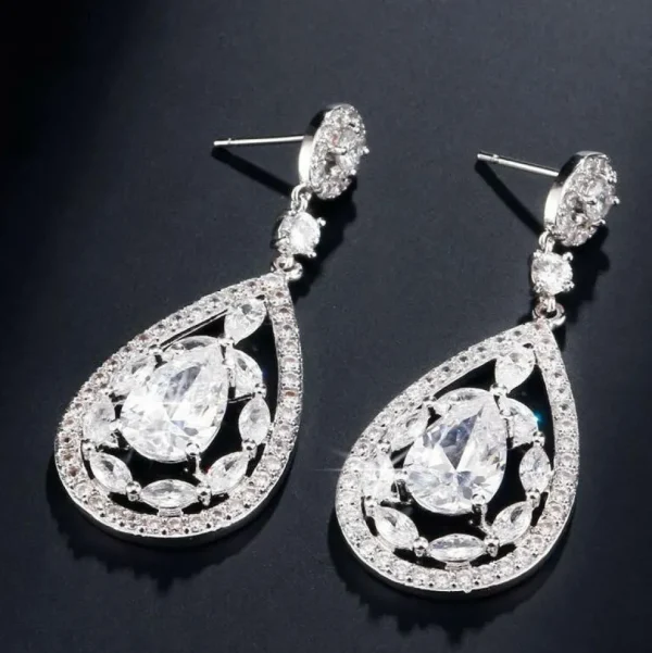 Juhlakorvakorut, ROMANCE/Gorgeous Teardrop Earrings with CZ