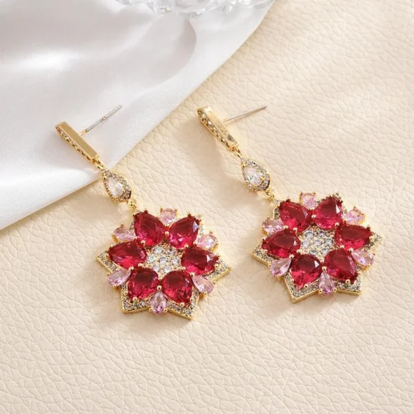 Juhlakorvakorut, ROMANCE | Large Luxurious Flower Earrings in Gold