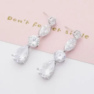 Juhlakorvakorut, ROMANCE/Luxurious Teardrop Earrings in Silver