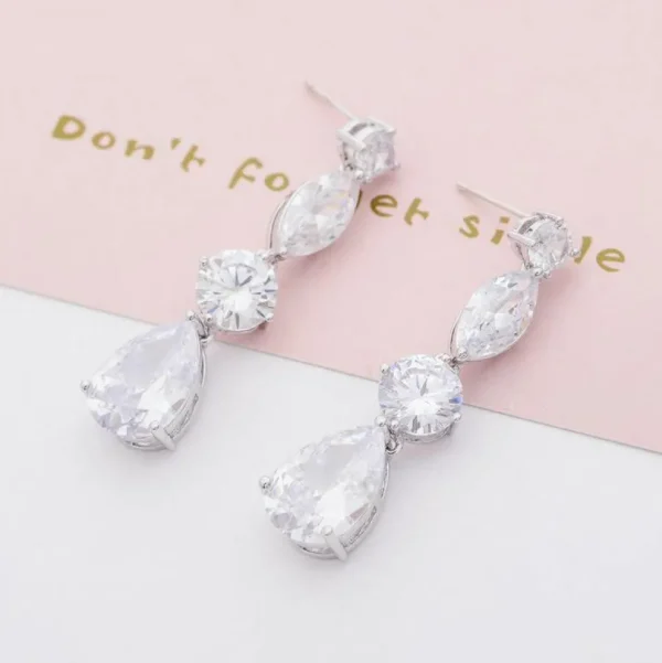 Juhlakorvakorut, ROMANCE/Luxurious Teardrop Earrings in Silver