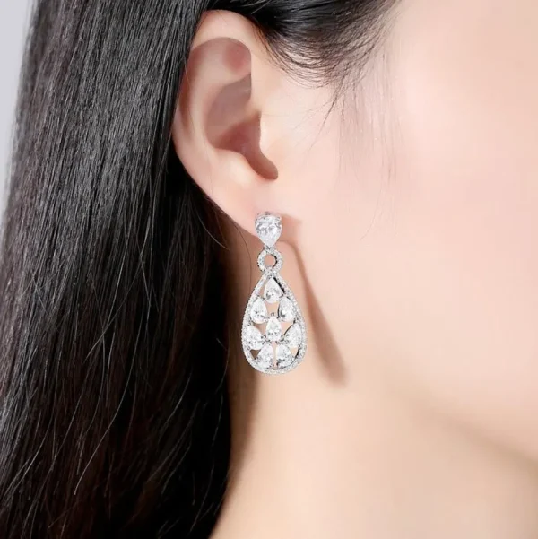 Juhlakorvakorut, ROMANCE/Luxurious Teardrop Earrings with CZ