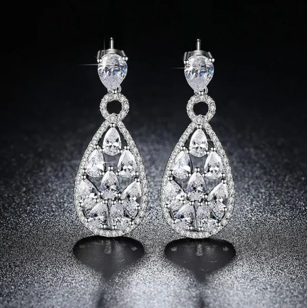 Juhlakorvakorut, ROMANCE/Luxurious Teardrop Earrings with CZ