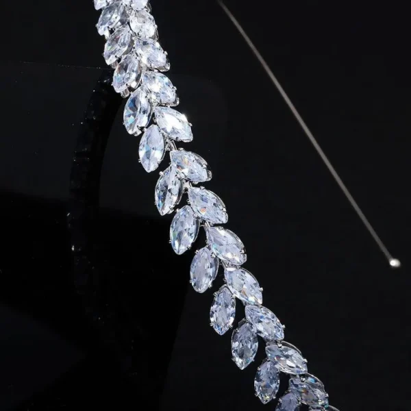 Juhlapanta, ROMANCE | Gianna -lehtiköynnöspanta Cubic Zirconioilla