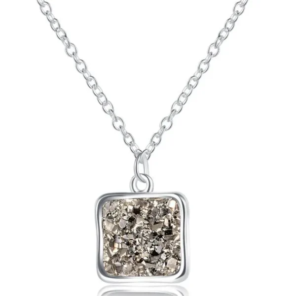 Kaulakoru, Druzy Stone Square -neliökaulakoru